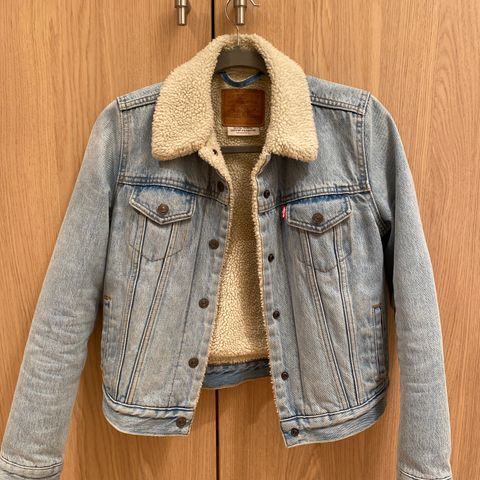 Foret Levis sherpa trucker jeansjakke XS