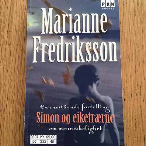 Pocketbok: Marianne Fredriksson, Simon og eiketrærne