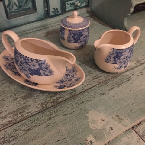 Wedgwood Vintage Blue sausekopp med fat