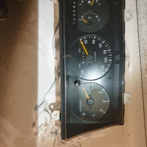 Speedometer toyota hiace automat