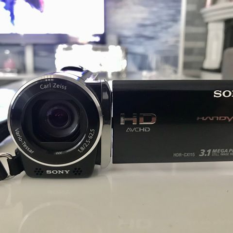 Pent brukt videokamera Sony med veska og membran card 16gb