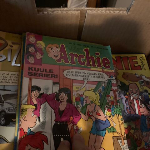 Humor tegneserier Archie, Binky, Bizarro, Blondie, Ernie til kr 5