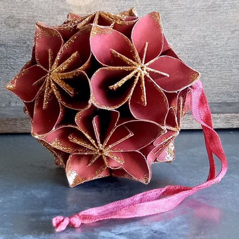 1 stk - julekule - papir - origami!