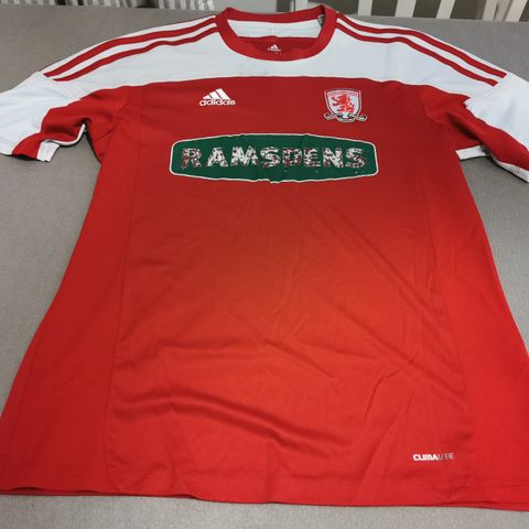 Middlesbrough FC 2011-12 Adidas rød hjemme fotball drakt. FD47