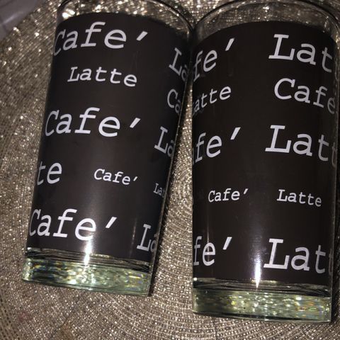 2 cafe latte glass og en cappuccino kaffe kopp selges samlet