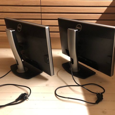 2stk Dell Ultrasharp 24" og dobbel bordfeste/stativ