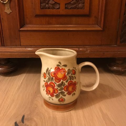 Nydelig, gammel/retro/vintage mugge m/blomster