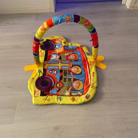 baby gym må vekk fort