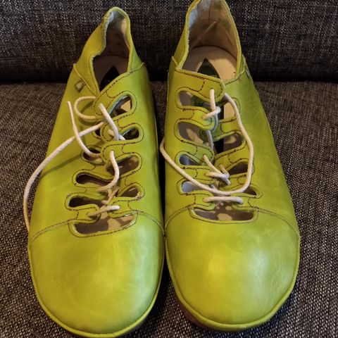 El Naturalista, grønne sko, nye