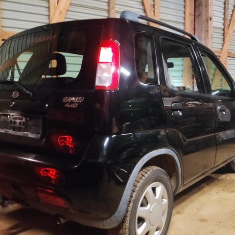 Suzuki Ignis/Subaru Justy (Delesalg) 2000-2006