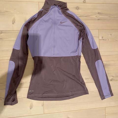 Nike DRI-FIT genser