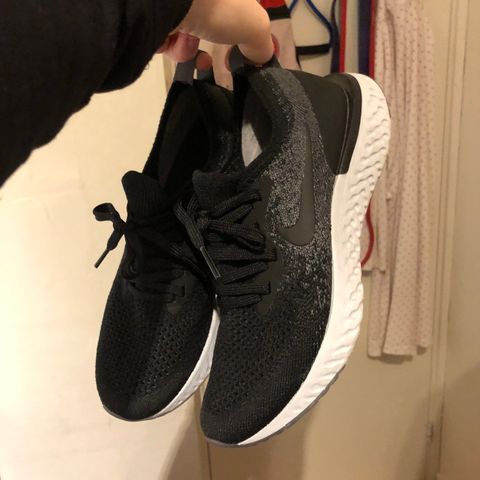 Nike epic react løpesko størrelse 35,5