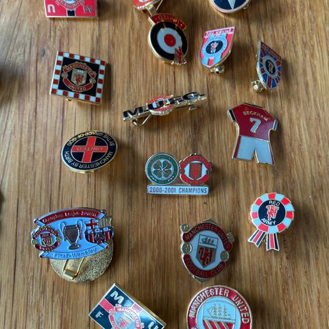 Manchester United pins