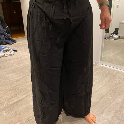 Nye/ubrukte Fisherman pants. One size fits all da de brettes inn og knyttes 