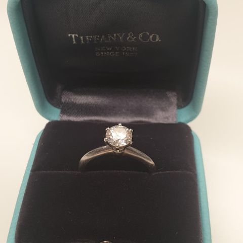 TIFFANY & Co Klassike diamant ring Brilliant Cut  0.77 Carat