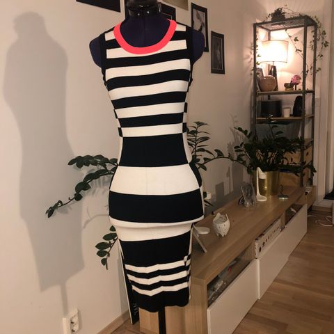 karen millen kjole xs