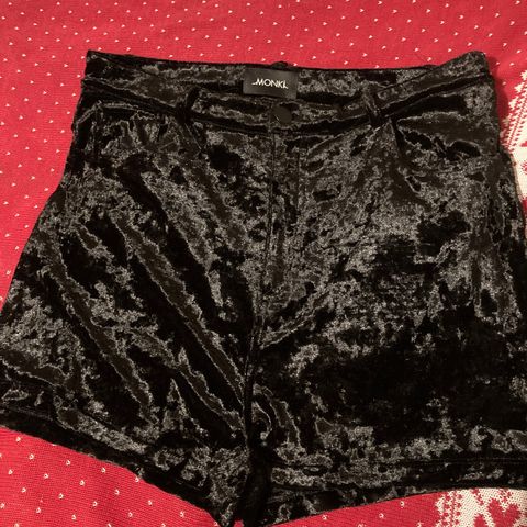 shorts (post 69kr)