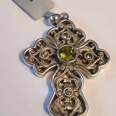 Peridot & Green Sapphire Safir Tinn Pewter Gothic Cross Pendant Anheng