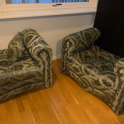 Sofagruppe, 2 enkeltsofaer en dobbeltsofa.