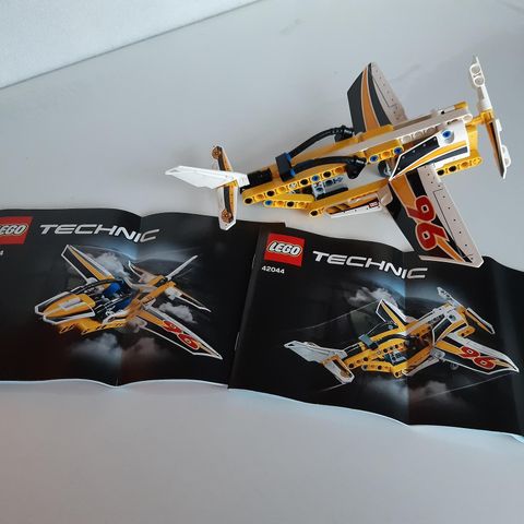 Lego Technic Kunstflygningsjager 42044