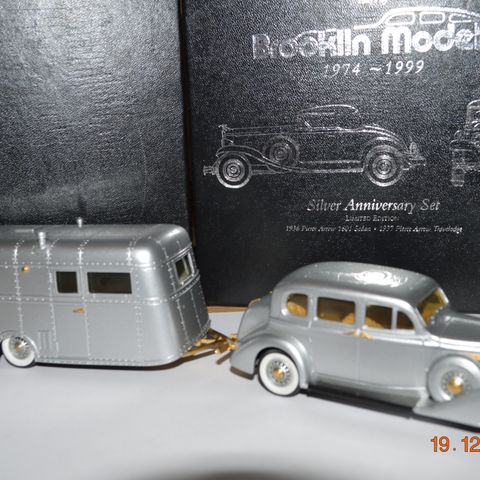 Brooklin models BRK 80 og 81 Pierce Arrow sedan 1936 m/tilhenger