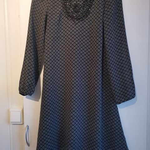 Nydelig kjole fra Claire, str 10 år