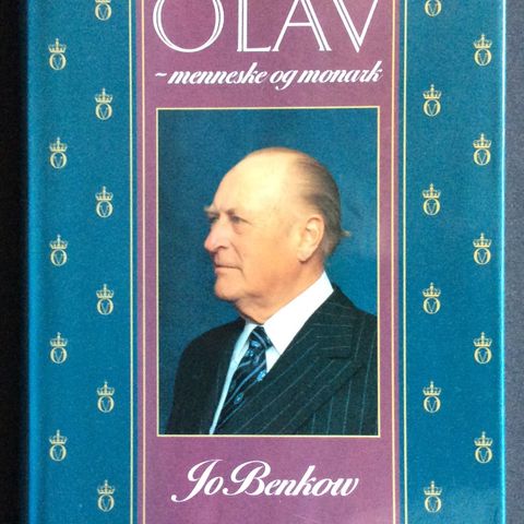 1 stor og meget flott bok «OLAV- MENNESKET OG MONARKEN»av JO BENKOV. 1991.