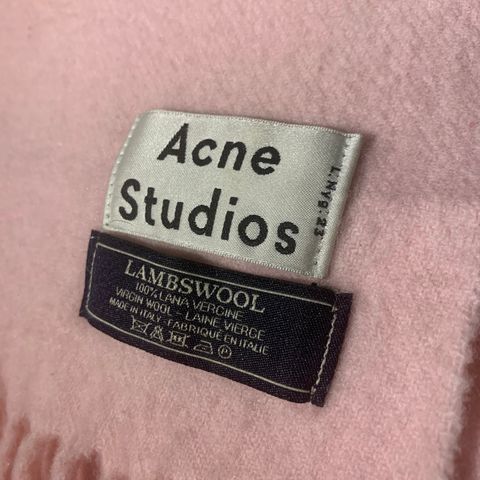 Acne Studios. skjerf. Ny