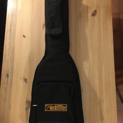 Gitar,  Bass, Bagger, kofferter,  fra 395 kr