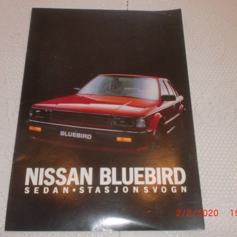 Bilbrosjyre av Nissan Bluebird