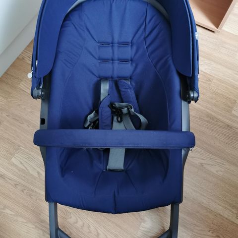 Stokke barnevogn med bilstol