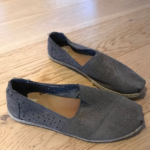 Toms sko, str 38