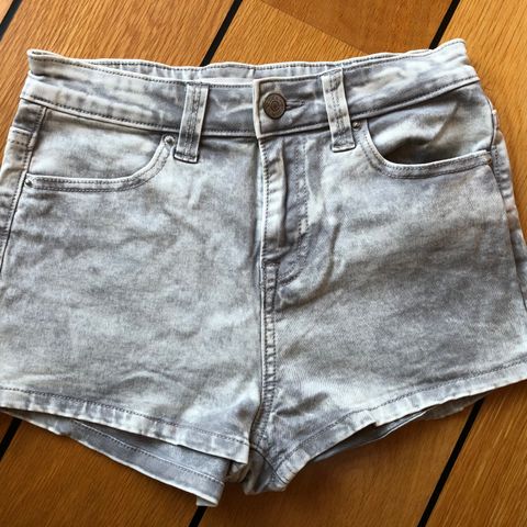 Lys grå shorts / kortbukse / treningsbukse - størrelse 34