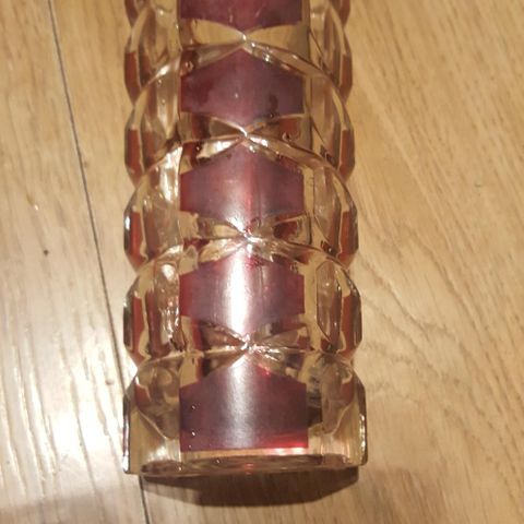 Flott vase. Luminarc Crystall ,"Winsor Ruby". French vintage 1970s. Mørk rød.