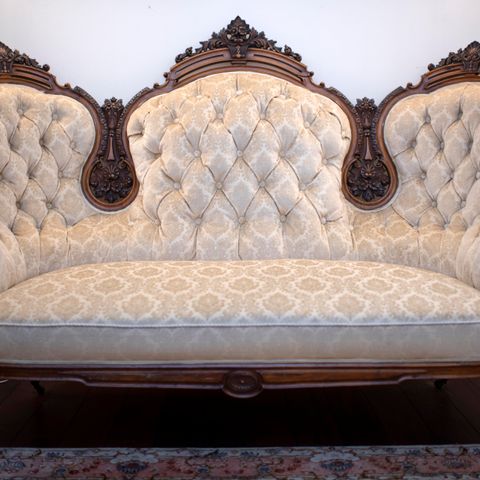 Antik sofa og en stol, meget høy kvalitet