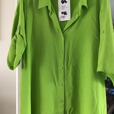 Nydelig bluse fra CHALOU Str 48 ikke brukt/ ny 400kr inkl.frakt