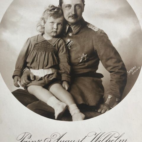 Keiser Wilhelm postkort. Prinz August Wilhelm mit seinem Sohne.