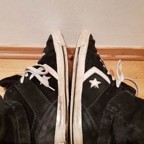 Slitte, gamle, godt brukte All-star Ox Converse sko