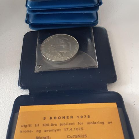 Fem stk fem kroner fra 1975.