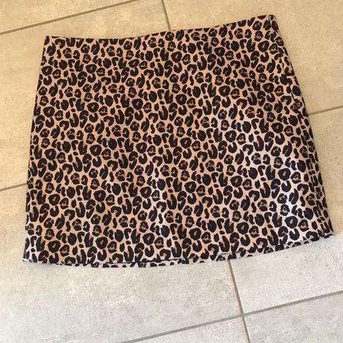 Skjørt i leopardprint 