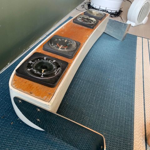 Seilbåt instrument panelholder  for 4 instrumenter (brukt i 33 fots båt)