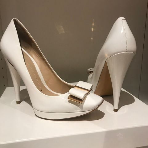 Elegant Pumps til salgs!