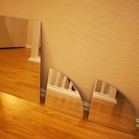Speil med buet topp 60 x 70 cm med fester