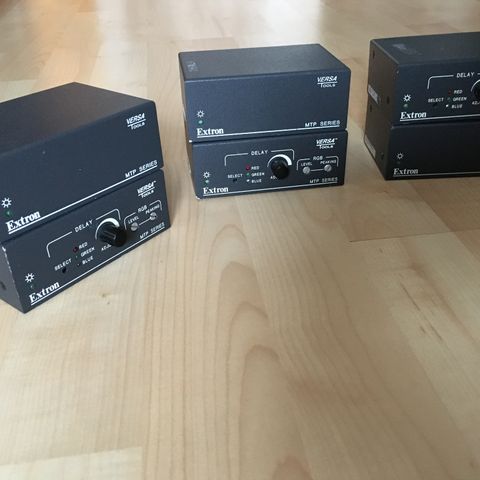 EXTRON  Twisted Pair Receivers for VGA and Audio