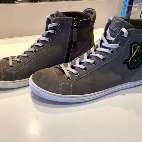 Louis Vuitton Sneakers - Limited Edition - Pent Brukt - Str 44-45