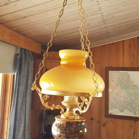 Fin gammel parafin lampe.