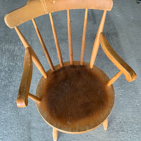 100 år gammel stol