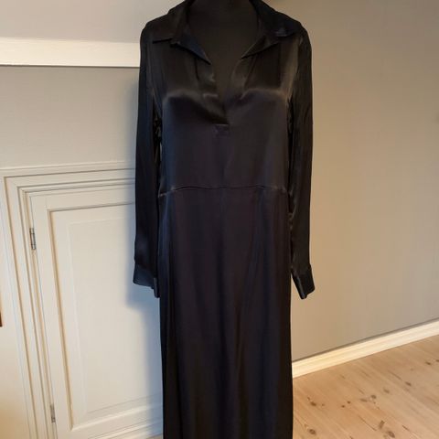 Ny sort kjole fra Marlene Birger