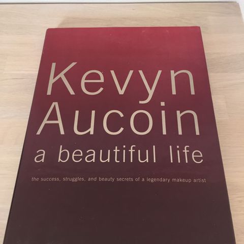 Kevyn Aucoin: A Beautiful Life praktbok