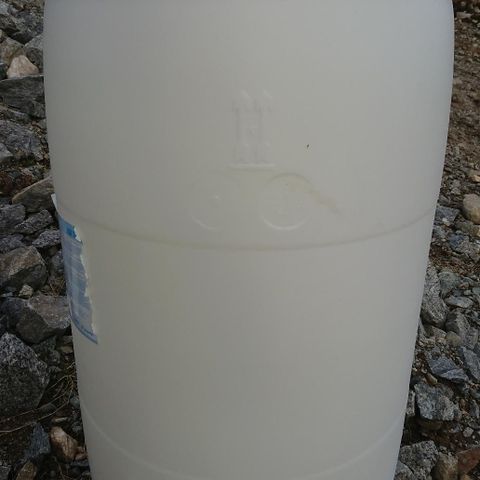 Plasttønner 200 liters